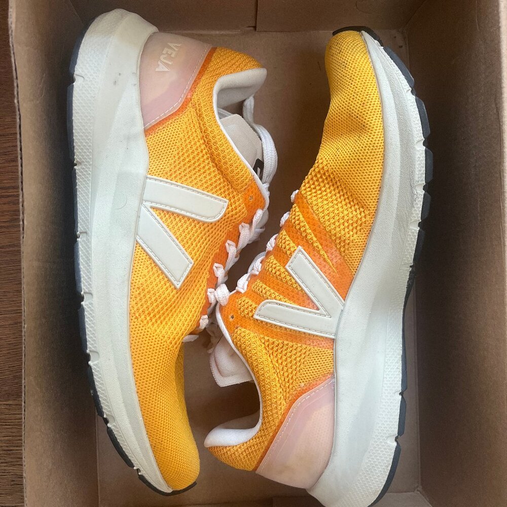 Veja Running Shoe - Veja Martin LT V-Knit